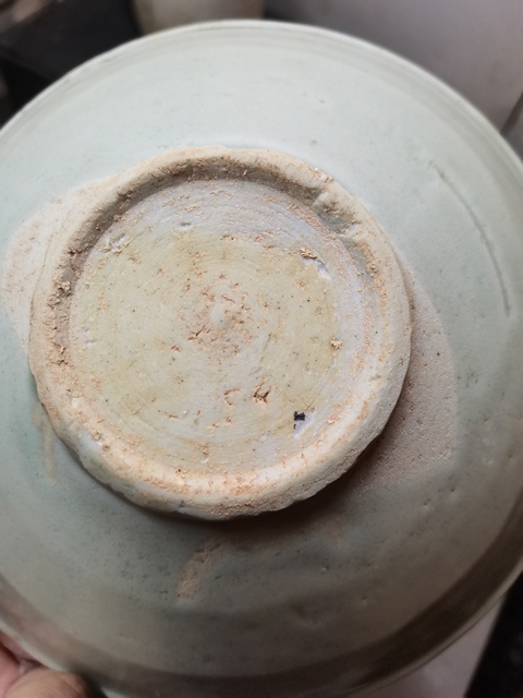 古玩陶瓷宋代白釉唇口圈足碗真品鑒賞圖