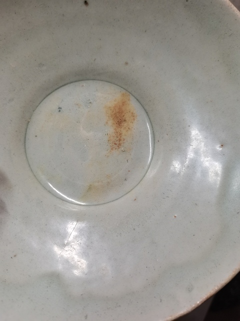 古玩陶瓷宋代白釉唇口圈足碗真品鑒賞圖