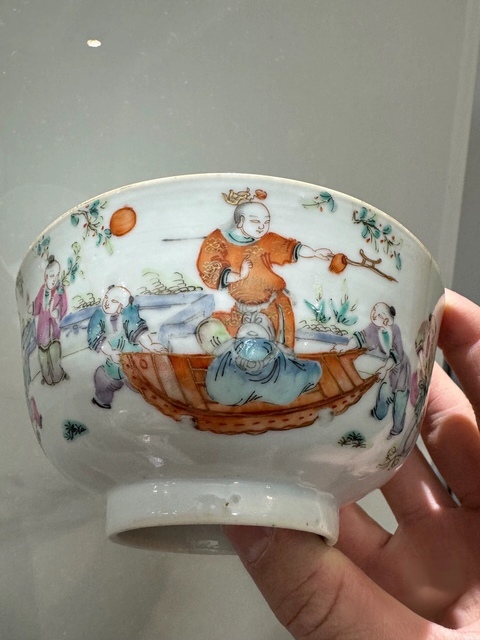 古玩陶瓷粉彩人物紋碗真品鑒賞圖