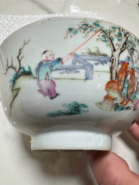 古玩陶瓷粉彩人物紋碗真品鑒賞圖