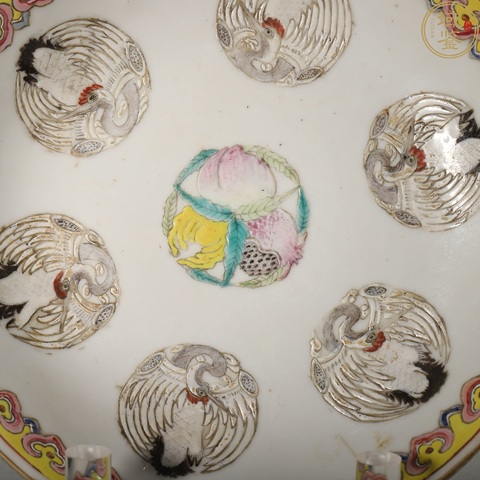 古玩陶瓷粉彩團(tuán)鳳紋臥盤真品鑒賞圖