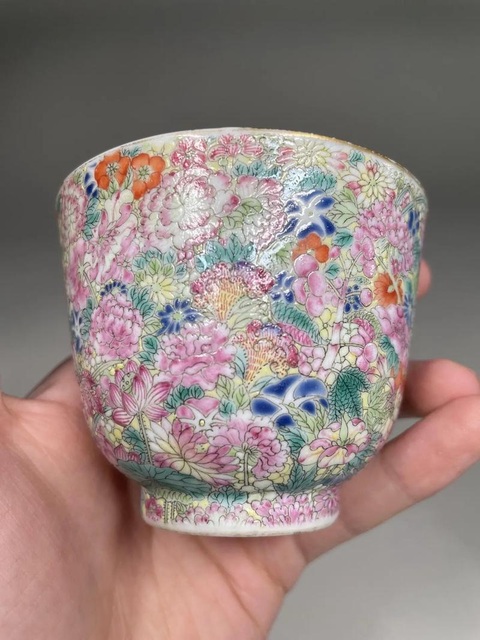 古玩陶瓷花卉紋粉彩杯真品鑒賞圖