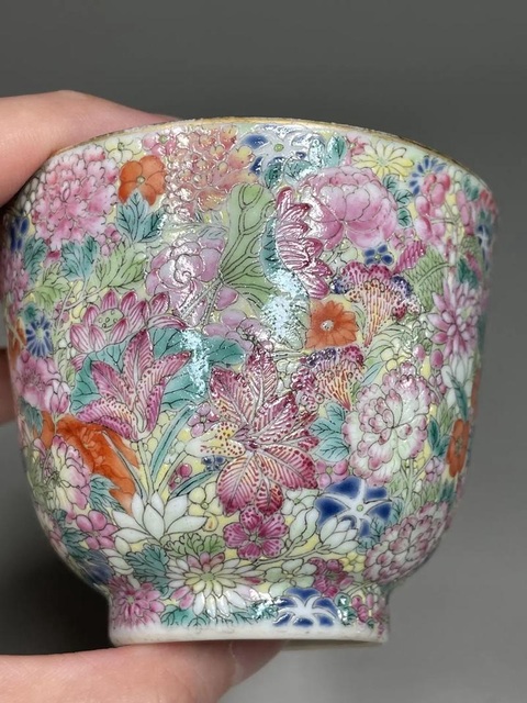 古玩陶瓷花卉紋粉彩杯真品鑒賞圖