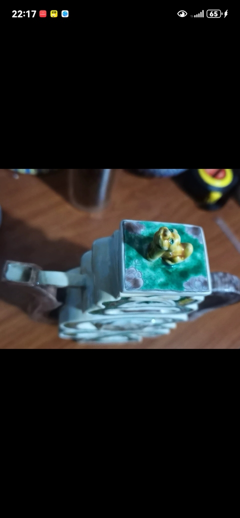 古玩陶瓷素三彩人物紋壽型壺真品鑒賞圖