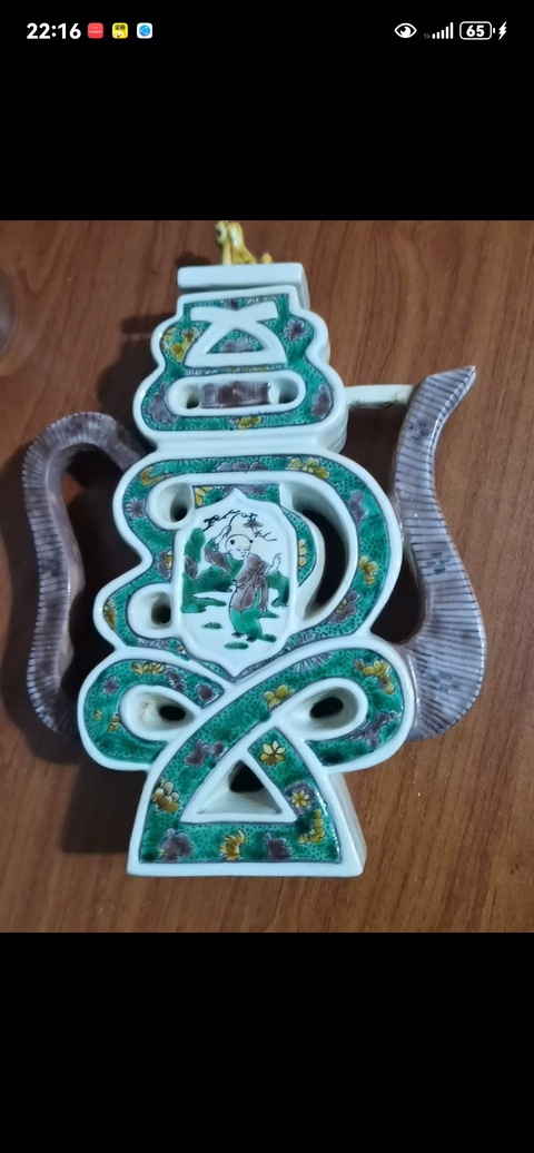 古玩陶瓷素三彩人物紋壽型壺真品鑒賞圖