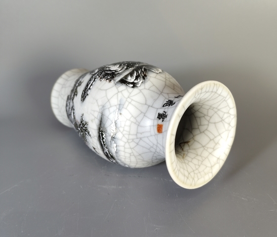 古玩陶瓷哥釉粉彩雪景圖撇口瓶真品鑒賞圖