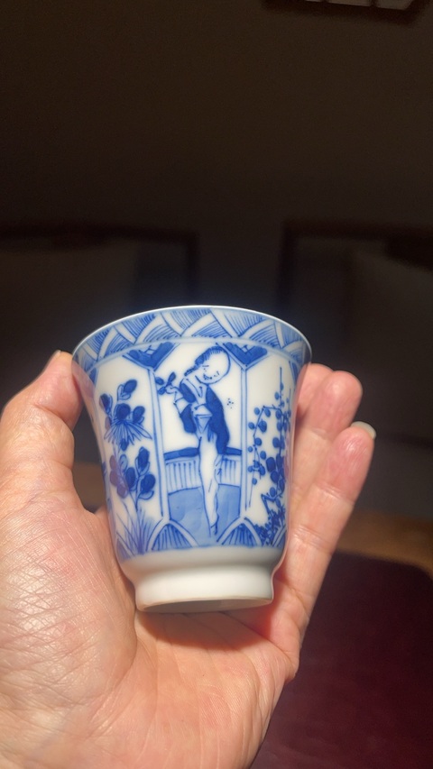 古玩陶瓷清晚·青花開窗仕女花卉紋鈴鐺杯 真品鑒賞圖