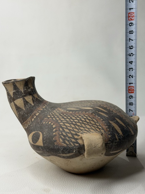 古玩陶瓷文化期·彩繪網(wǎng)格紋鳥型壺 真品鑒賞圖