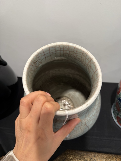 古玩陶瓷哥釉橄欖瓶真品鑒賞圖