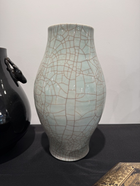 古玩陶瓷哥釉橄欖瓶真品鑒賞圖