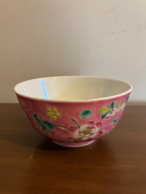 古玩陶瓷胭脂紅粉彩花卉紋茶碗真品鑒賞圖