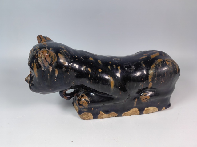 古玩陶瓷清磁洲釉窯變黑釉貓兒枕真品鑒賞圖