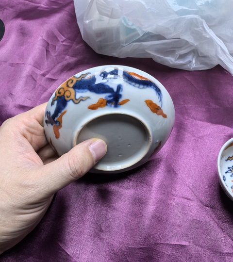 古玩陶瓷青花礬紅杯碟真品鑒賞圖