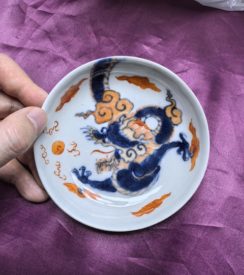 古玩陶瓷青花礬紅杯碟真品鑒賞圖