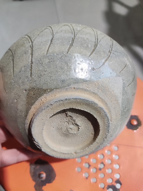 古玩陶瓷元代龍泉青瓷刻花碗拍賣，當前價格588元