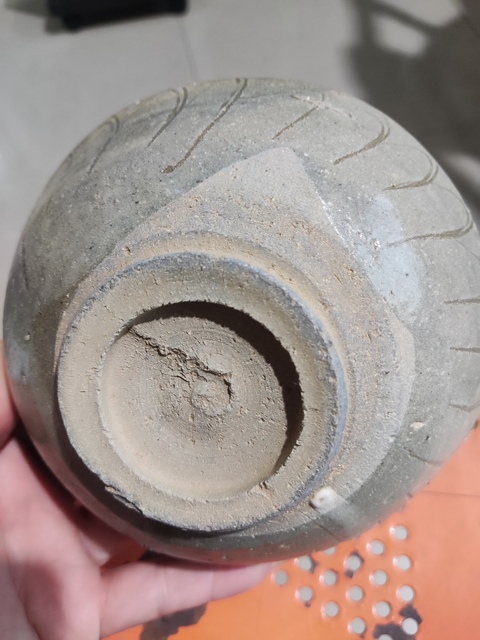 古玩陶瓷元代龍泉青瓷刻花碗拍賣，當前價格588元