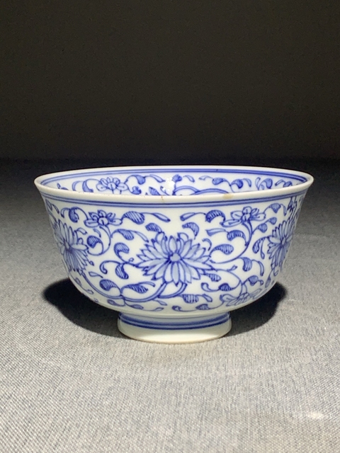 古玩陶瓷玲瓏瓷青花小碗真品鑒賞圖