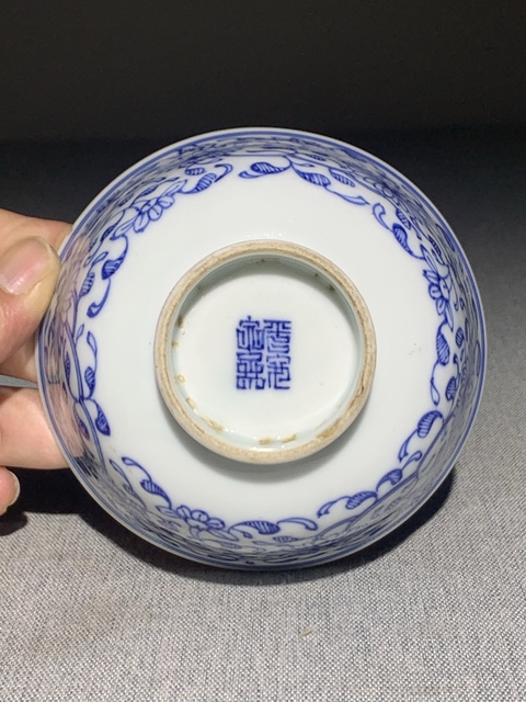 古玩陶瓷玲瓏瓷青花小碗真品鑒賞圖