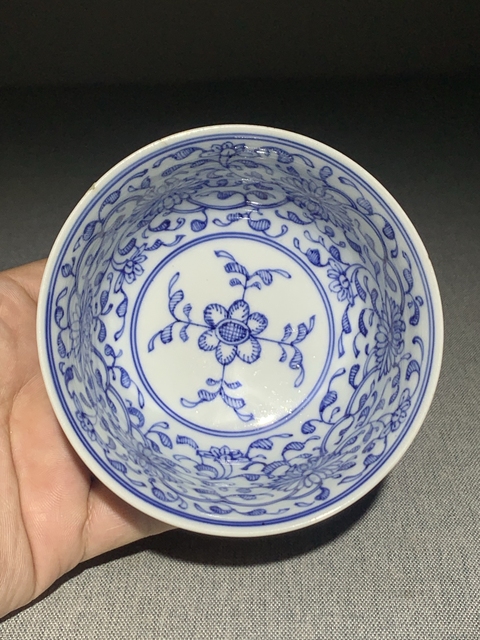 古玩陶瓷玲瓏瓷青花小碗真品鑒賞圖