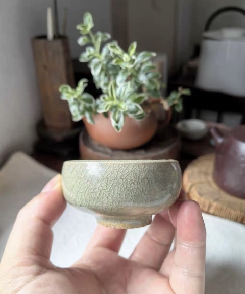 古玩陶瓷龍泉青瓷杯真品鑒賞圖