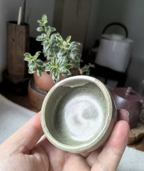 古玩陶瓷龍泉青瓷杯真品鑒賞圖