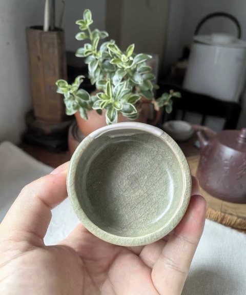 古玩陶瓷龍泉青瓷杯真品鑒賞圖