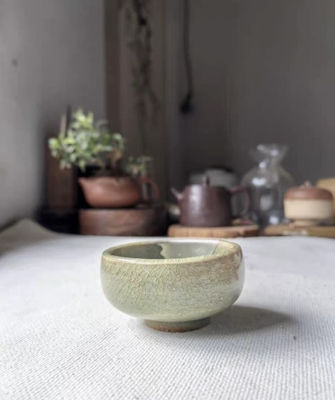 古玩陶瓷龍泉青瓷杯真品鑒賞圖