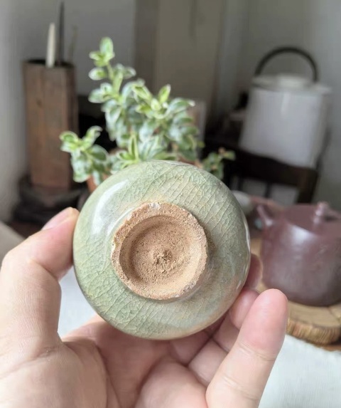 古玩陶瓷龍泉青瓷杯真品鑒賞圖