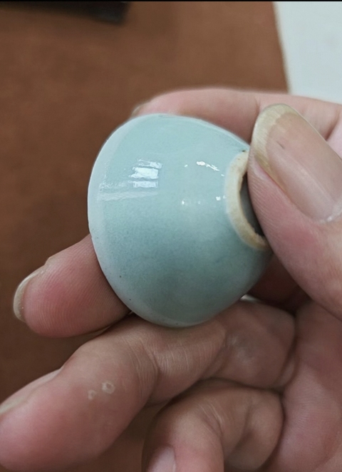 古玩陶瓷清中晚期豆青杯真品鑒賞圖