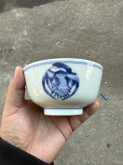 古玩陶瓷玩玉款團鶴紋青花茶圓真品鑒賞圖
