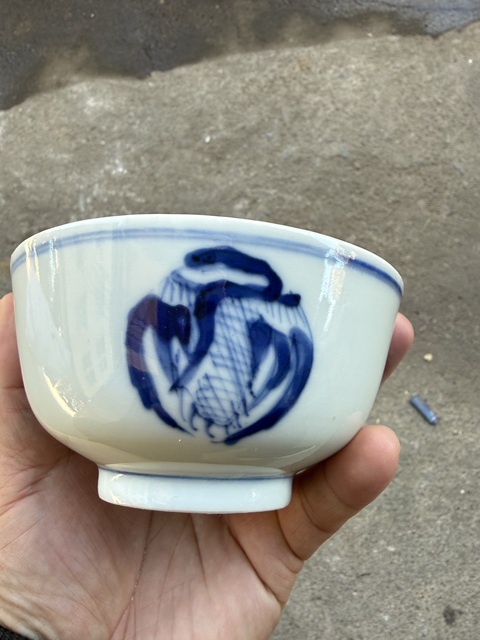 古玩陶瓷玩玉款團鶴紋青花茶圓真品鑒賞圖