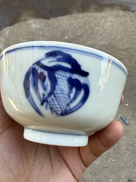 古玩陶瓷玩玉款團鶴紋青花茶圓真品鑒賞圖