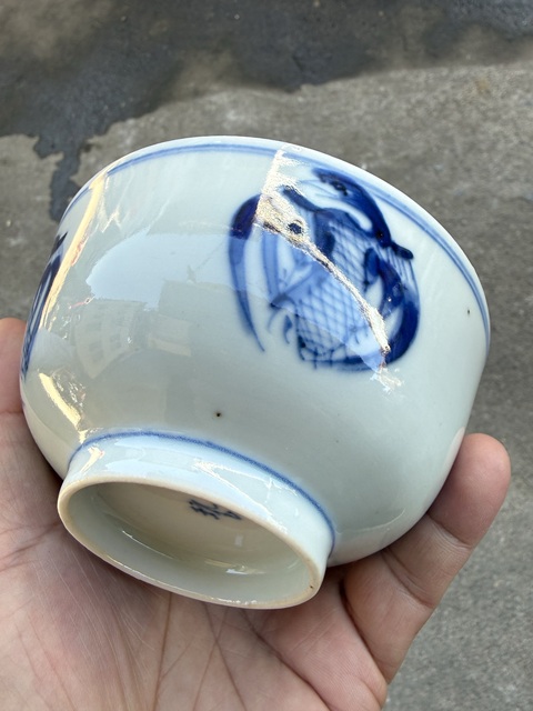 古玩陶瓷玩玉款團鶴紋青花茶圓真品鑒賞圖