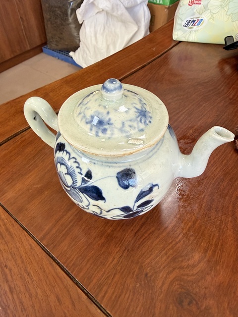 古玩陶瓷花卉紋青花執壺真品鑒賞圖