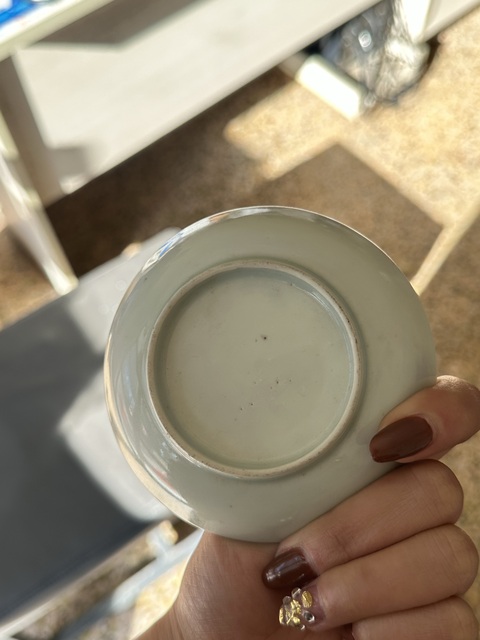 古玩陶瓷和合二仙彩繪盤真品鑒賞圖