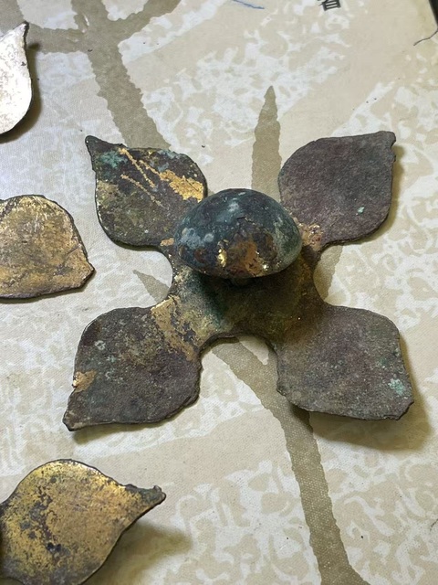 古玩銅器漢代·鎏金四花三套 真品鑒賞圖