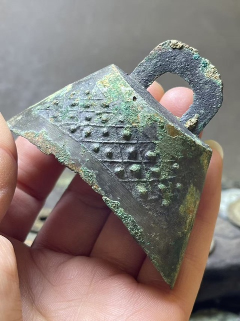 古玩銅器漢代·滿工鈴鐺??真品鑒賞圖