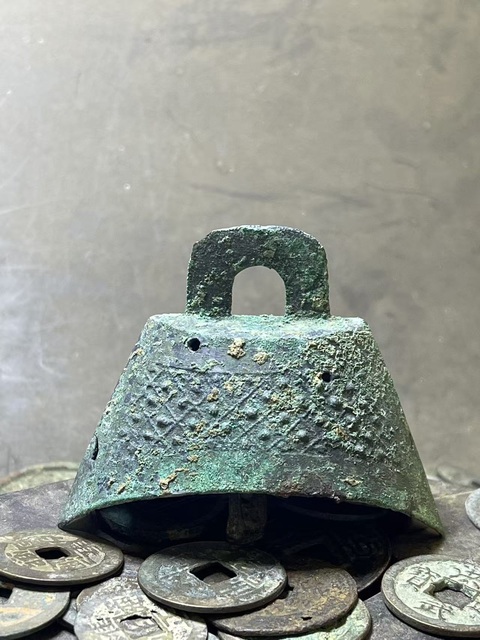 古玩銅器漢代·滿工鈴鐺真品鑒賞圖