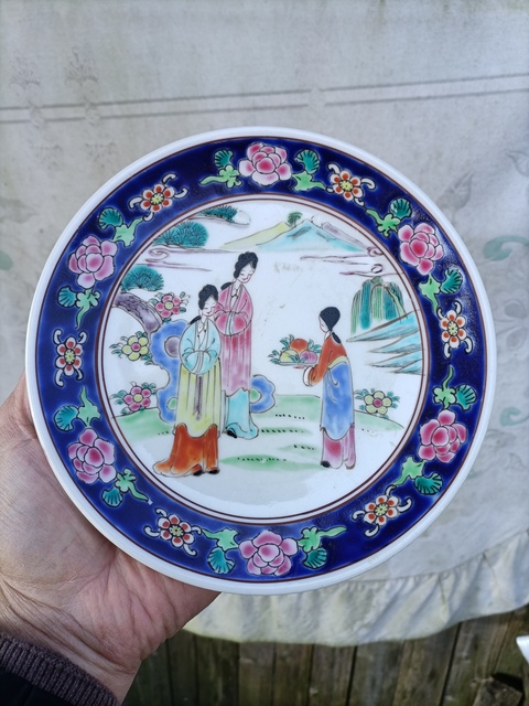 古玩陶瓷粉彩仕女人物盤拍賣，當前價格800元