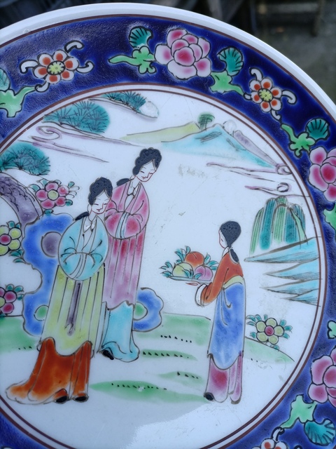 古玩陶瓷粉彩仕女人物盤拍賣，當前價格800元