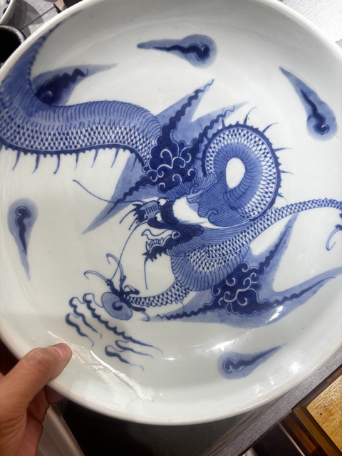 古玩陶瓷青花過墻龍紋盤真品鑒賞圖