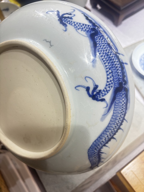 古玩陶瓷青花過墻龍紋盤真品鑒賞圖