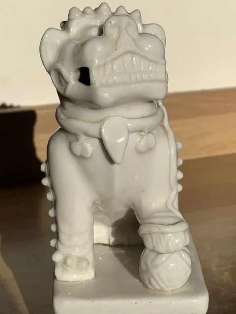 古玩陶瓷德化白瓷獅子香插真品鑒賞圖