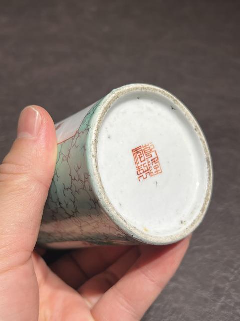 古玩陶瓷粉彩花卉詩文筆筒真品鑒賞圖
