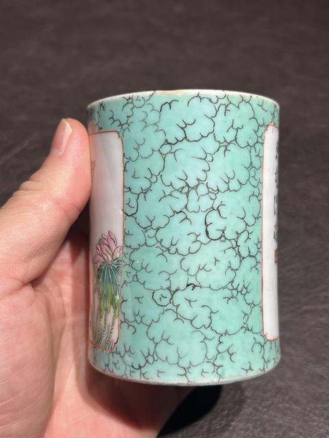 古玩陶瓷粉彩花卉詩文筆筒真品鑒賞圖