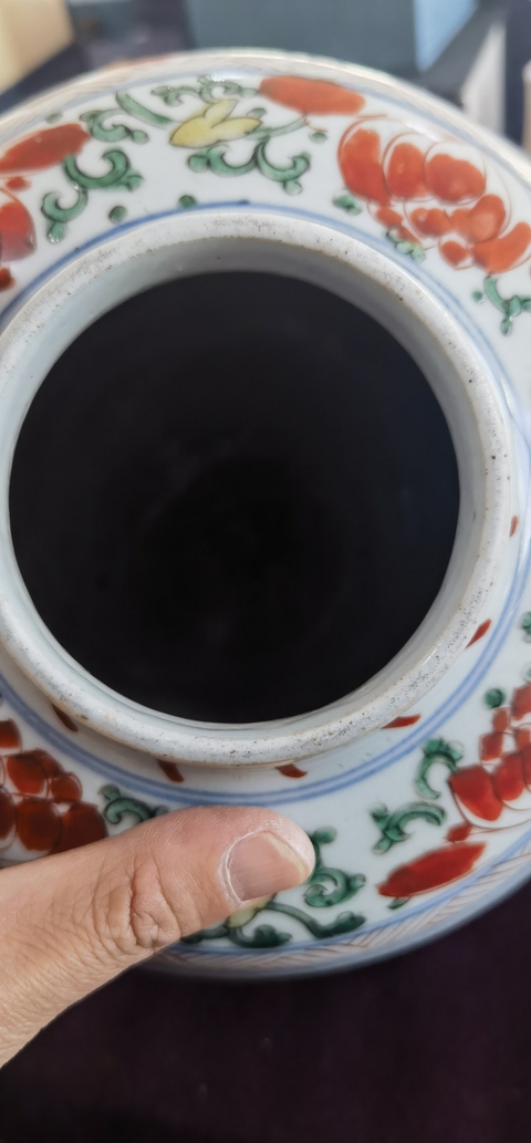 古玩陶瓷五彩鳳傳花卉紋罐真品鑒賞圖