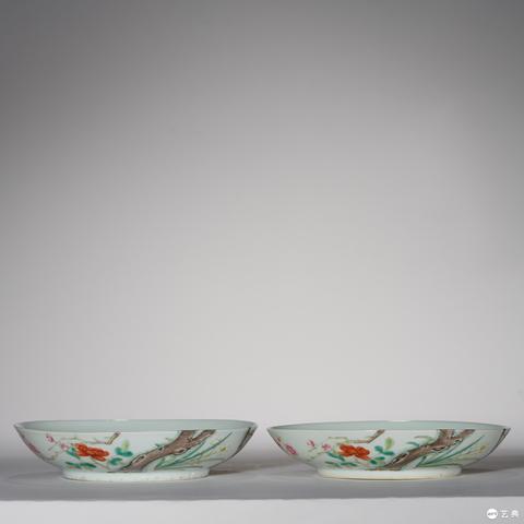 古玩陶瓷粉彩花卉紋盤真品鑒賞圖