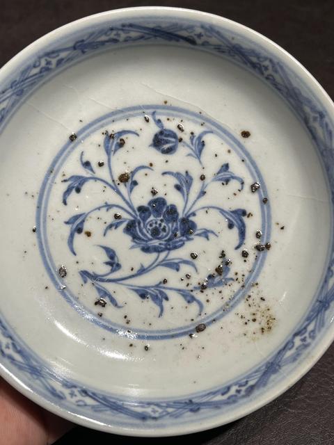 古玩陶瓷青花獅紋盤真品鑒賞圖