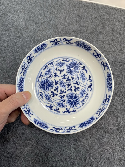 古玩陶瓷清同治 青花纏枝蓮盤真品鑒賞圖