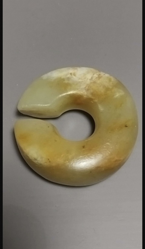 古玩玉器仿“紅山文化”玉玦真品鑒賞圖